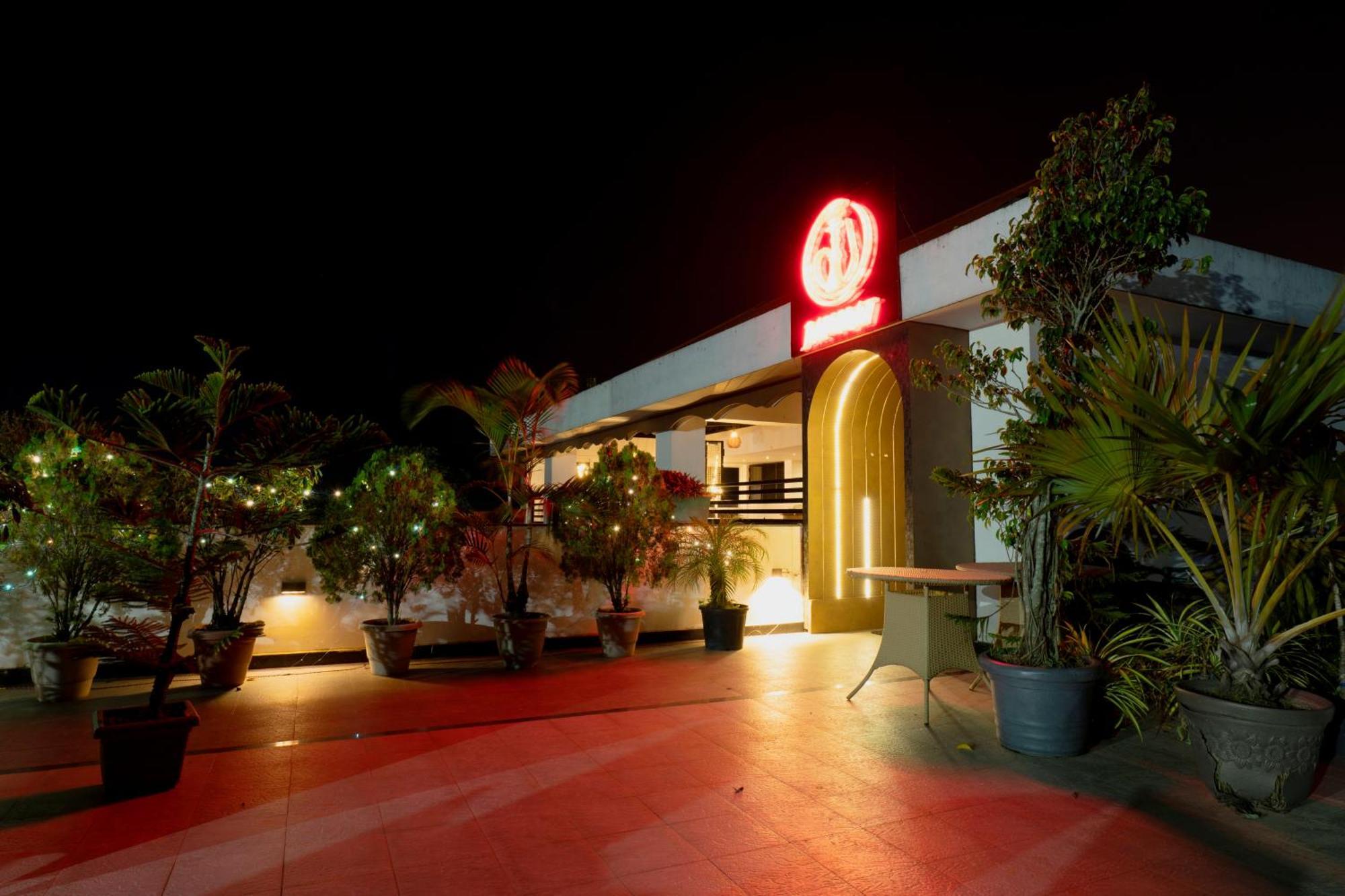 Hotel Prism - A Boutique Hotel Jorhāt Exterior foto